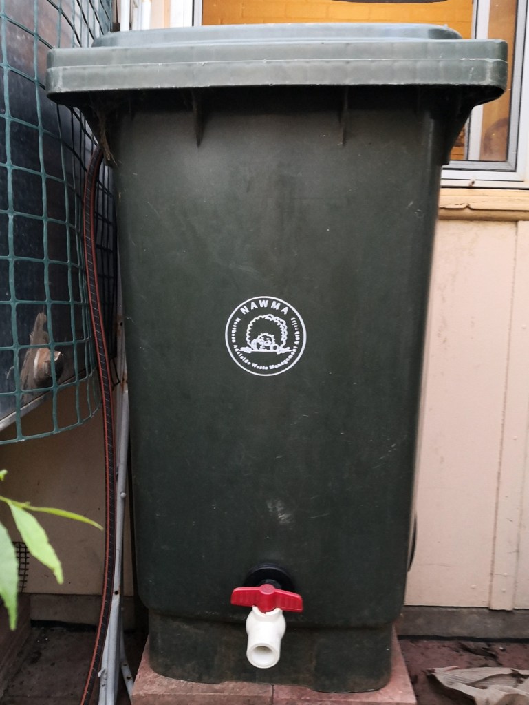 wheelie bin rain tank